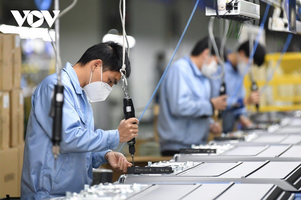 Electronics exports hit US$74 billion in H1, driven by phones and computers